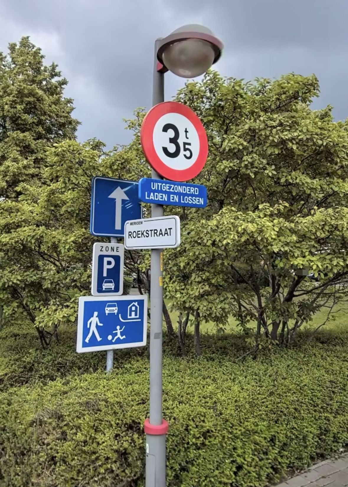 Straatnaambord Roekstraat – woonerf Merksem